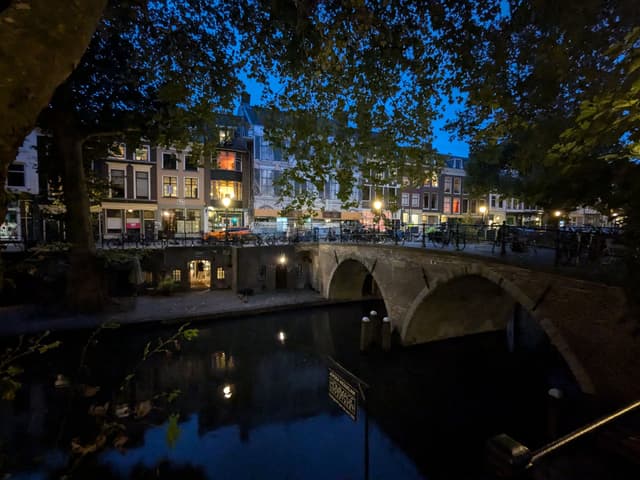 Utrecht street and canal